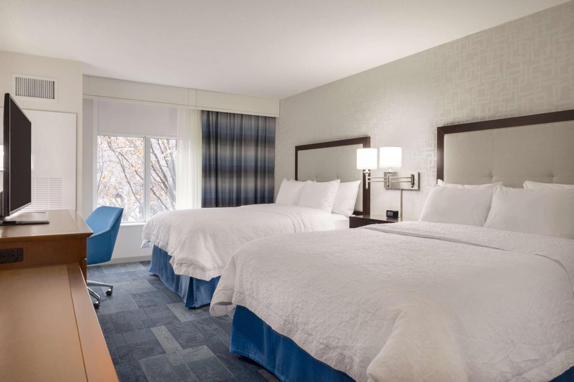 Hampton & Chicago O'hare Hotel