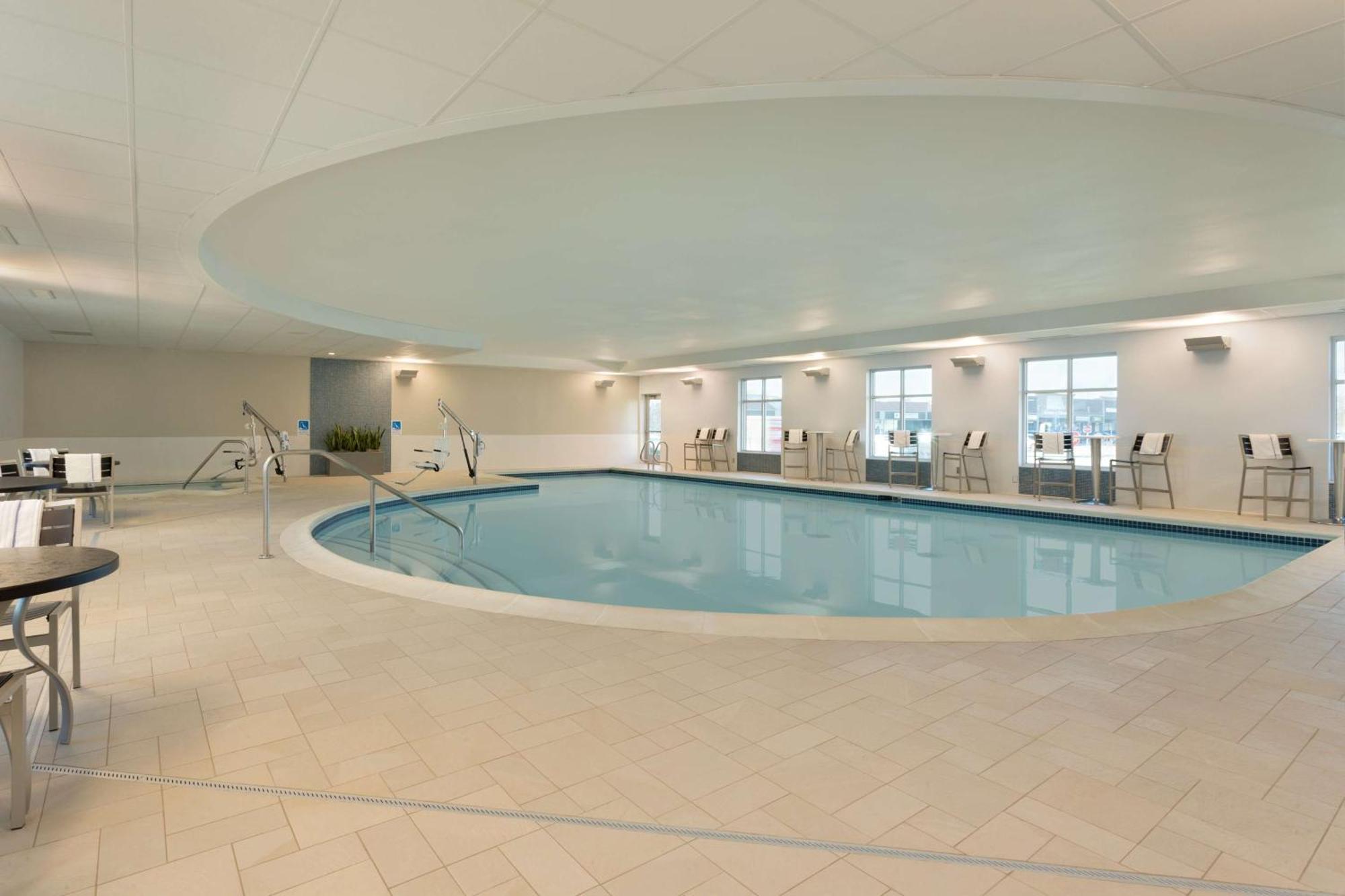 Hampton & Chicago O'hare Hotel Rosemont
